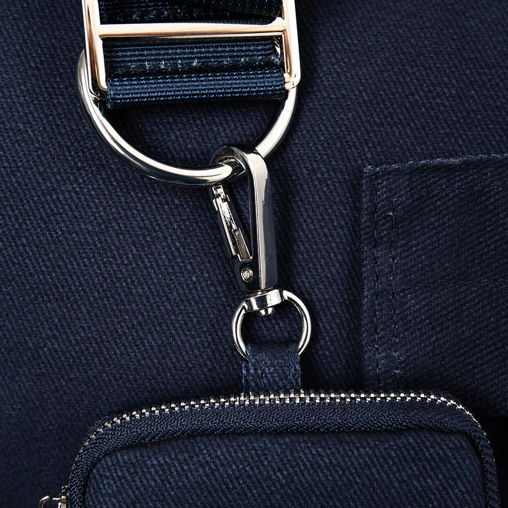 Berwick Hundetragetasche in Navy von SohoPoms