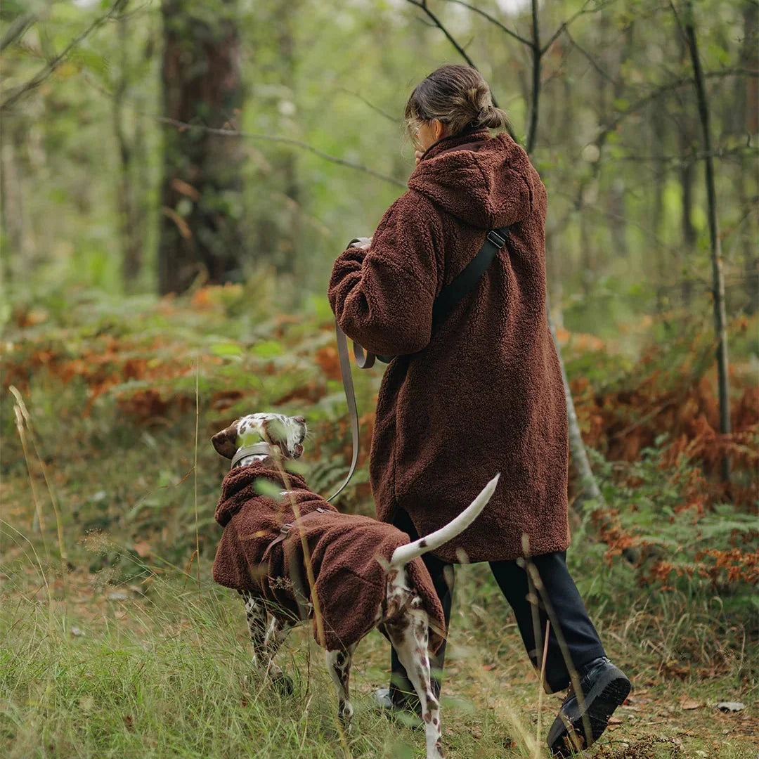 Gefütterte Hundejacke "Sherpa" in Braun von Paikka