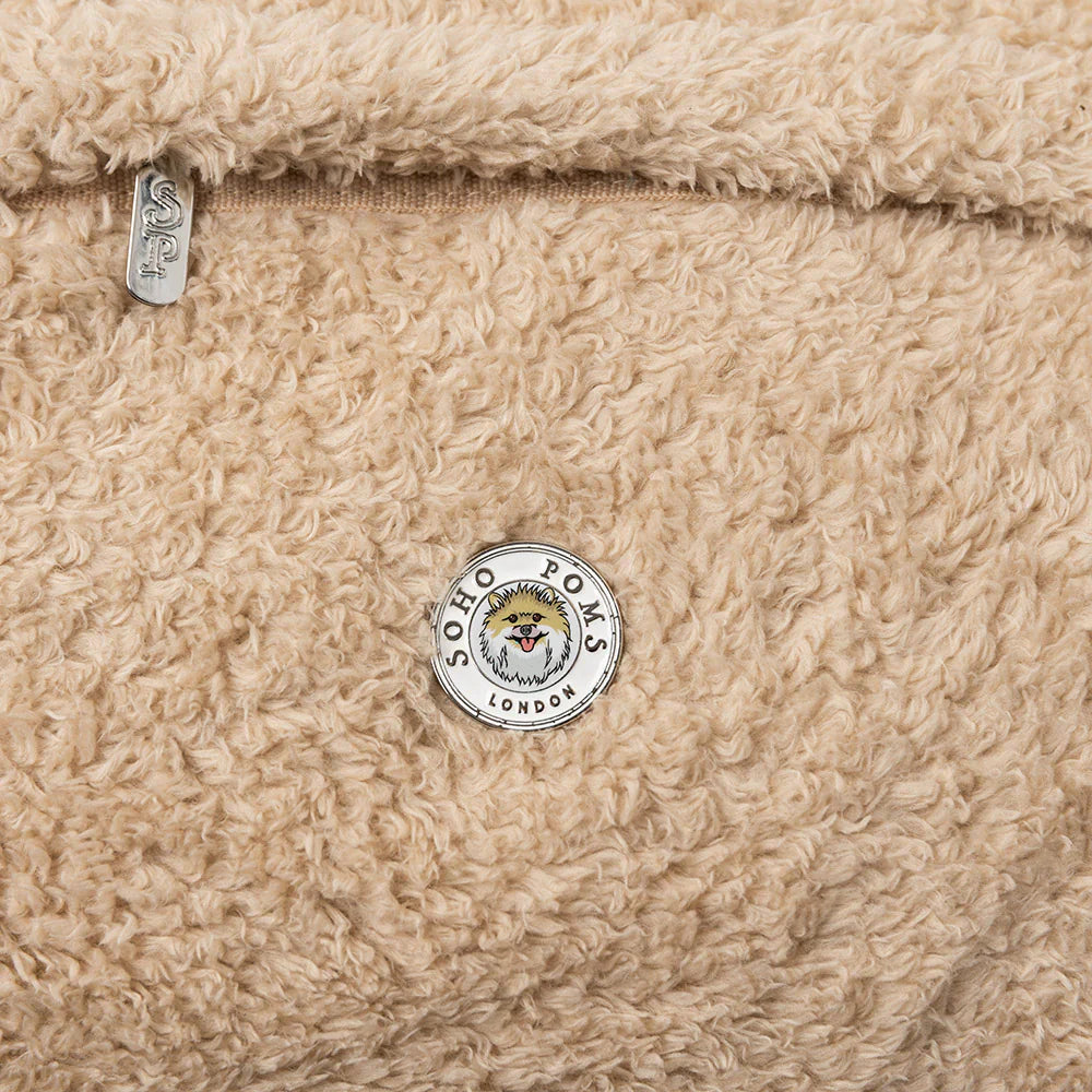 Teddy Bär Hundetragetasche in Beige von SohoPoms